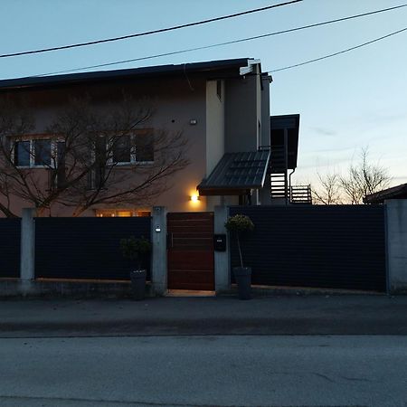 Apartman Masha คาร์โลวัตส์ ภายนอก รูปภาพ