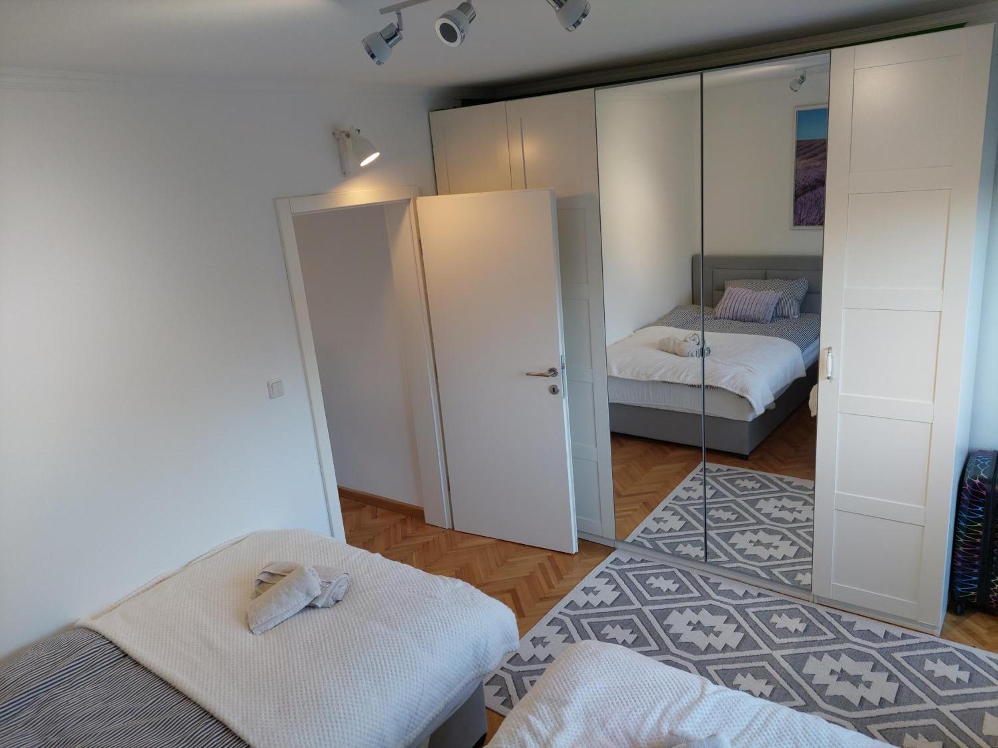 Apartman Masha คาร์โลวัตส์ ภายนอก รูปภาพ